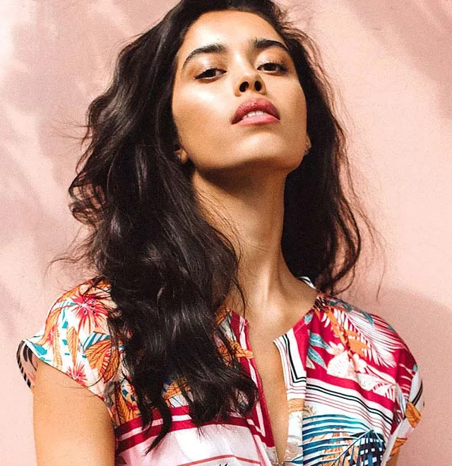 Model Posing Model Posing